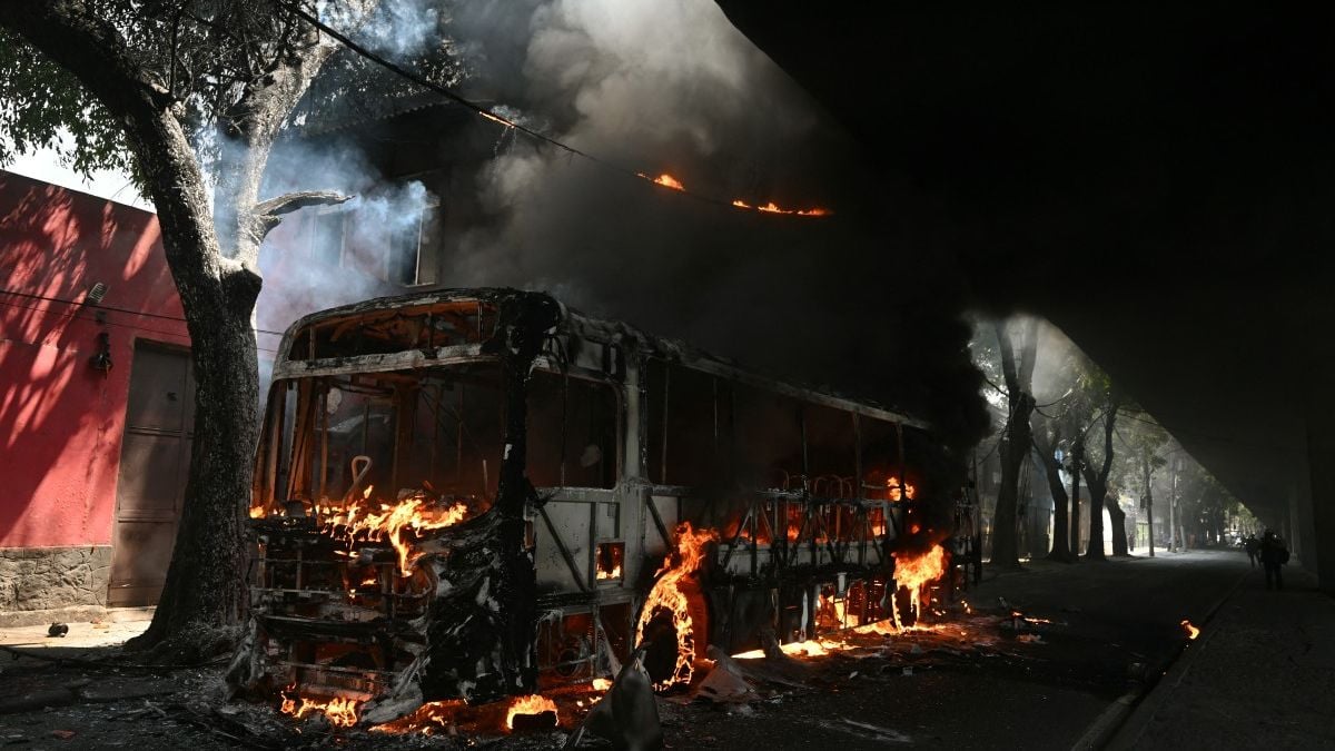 gangs-in-rio-de-janeiro-hijack-and-burn-buses,-impact-of-police-war-paralyzes-residents'-transportation