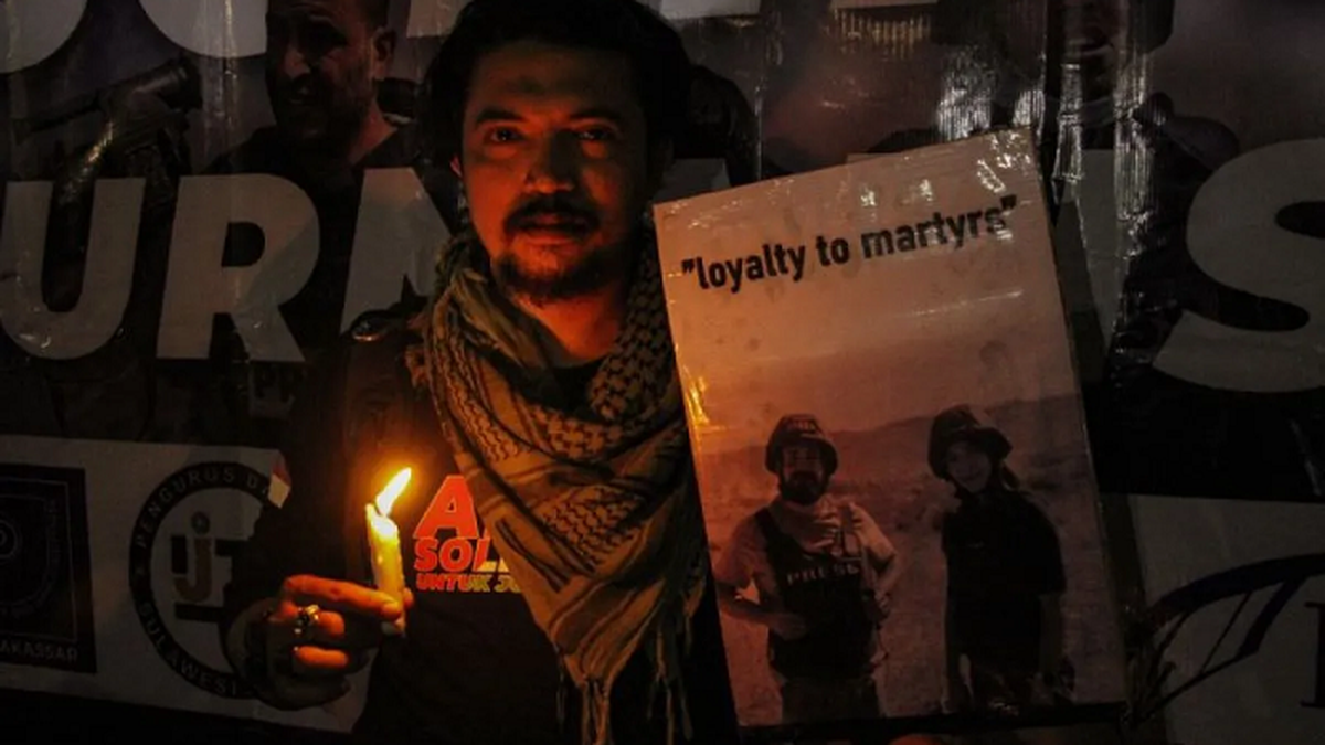 gaza-tragedy:-al-jazeera-journalist-burned-to-death-in-israeli-air-strike-along-with-3-civilians