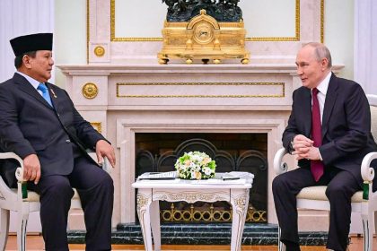 prabowo-meets-putin-in-moscow,-strengthens-indonesia's-energy-security-and-strategic-cooperation