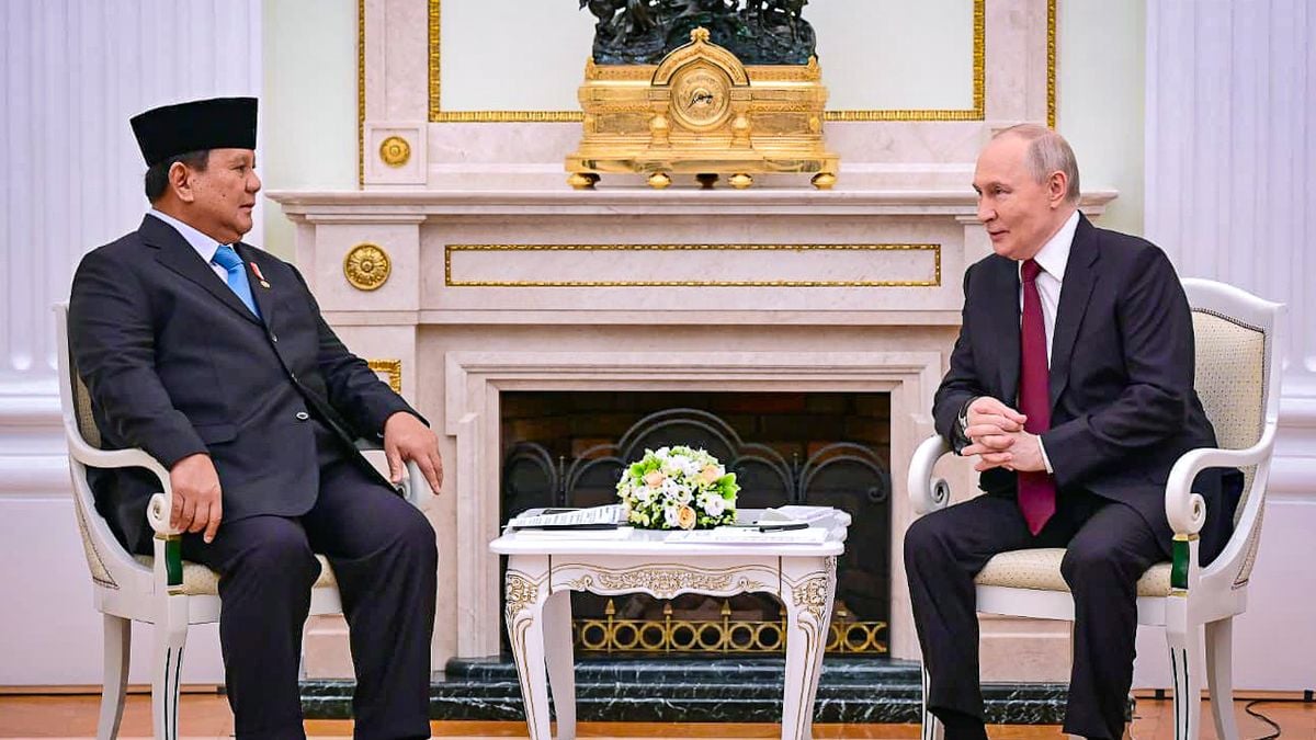 prabowo-meets-putin-in-moscow,-strengthens-indonesia's-energy-security-and-strategic-cooperation