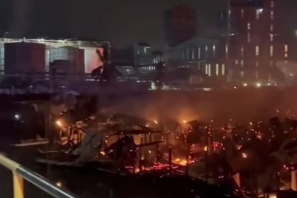 huge-fire-in-sandakan,-malaysia-burns-hundreds-of-houses,-thousands-of-residents-displaced