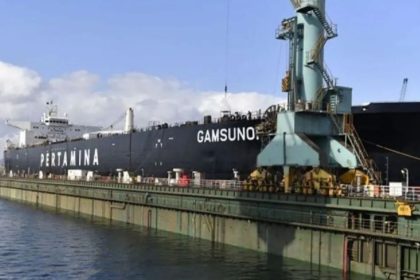 two-pertamina-ships-“locked”!-strait-of-hormuz-heats-up,-world-oil-route-at-edge
