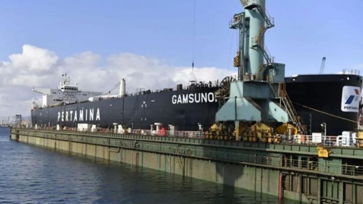 two-pertamina-ships-“locked”!-strait-of-hormuz-heats-up,-world-oil-route-at-edge
