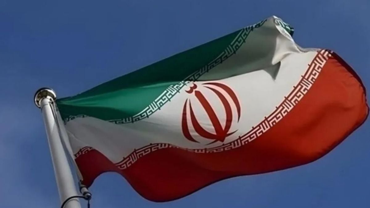 iran's-skies-open-gradually-after-conflict,-flights-start-from-transit-to-western-airport