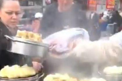 it-only-takes-3-minutes-to-go-abroad,-viral-russian-citizens-are-willing-to-queue-across-to-china-for-breakfast-with-dumplings