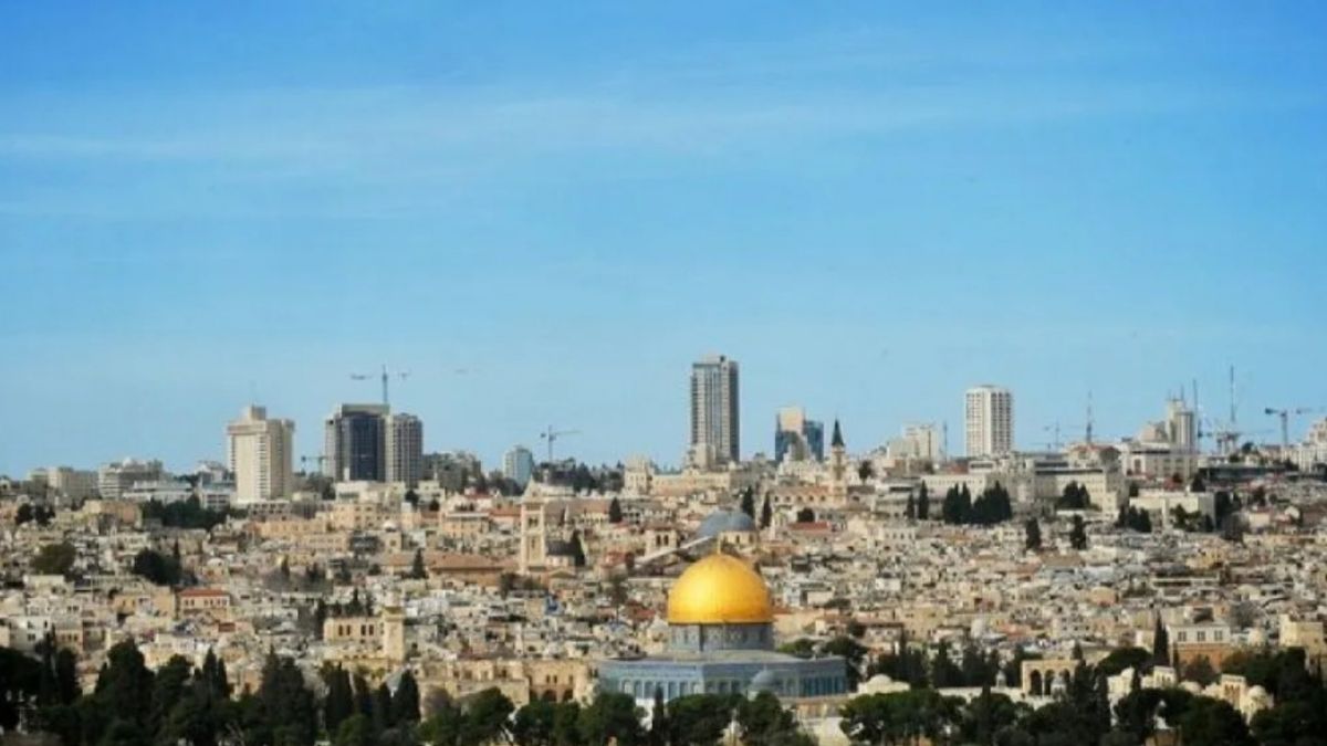 israeli-flag-flying-at-al-aqsa,-settlers-storm-the-holy-complex-under-tight-control