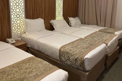 in-medina,-pilgrims'-hotel-loots-to-the-nabawi-mosque-very-close,-ministry-of-haj:-farthest-only-700-meters