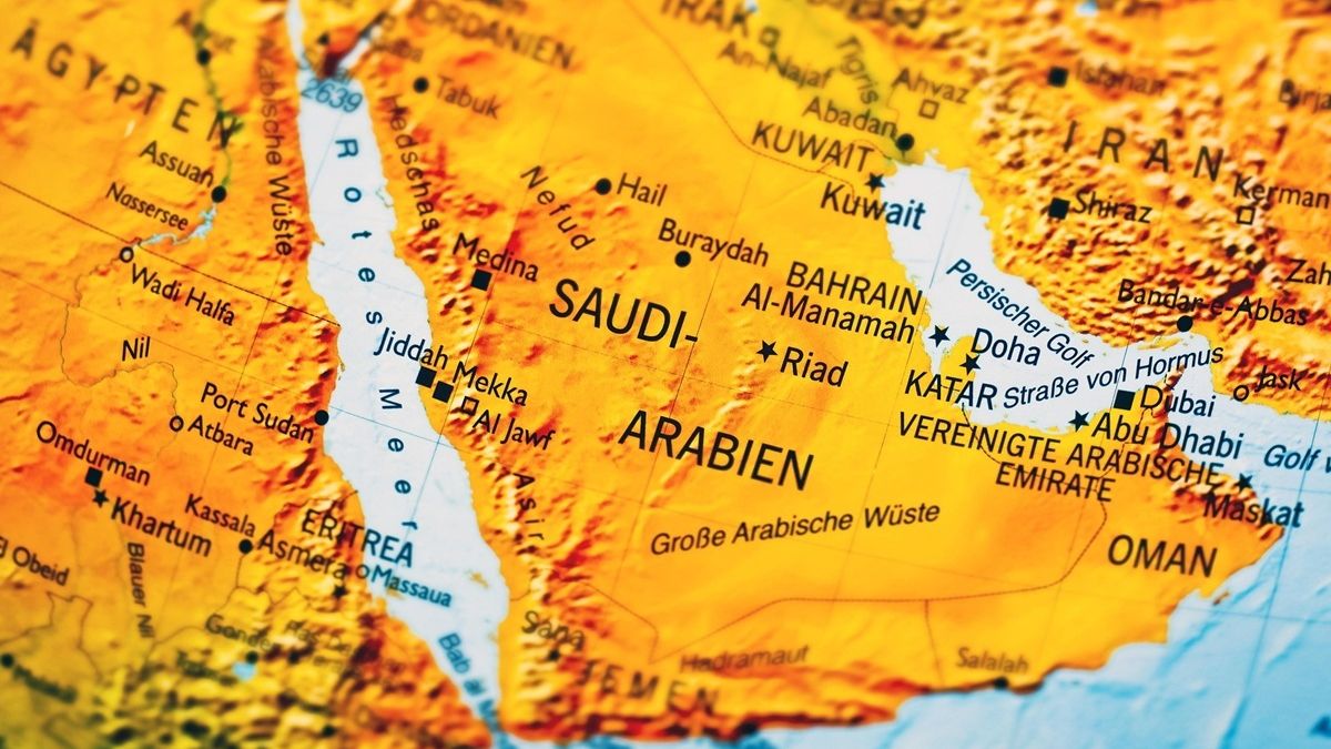 even-though-iran-has-asked-for-help-from-nato,-the-united-states-is-unable-to-lift-the-blockade-of-the-strait-of-hormuz