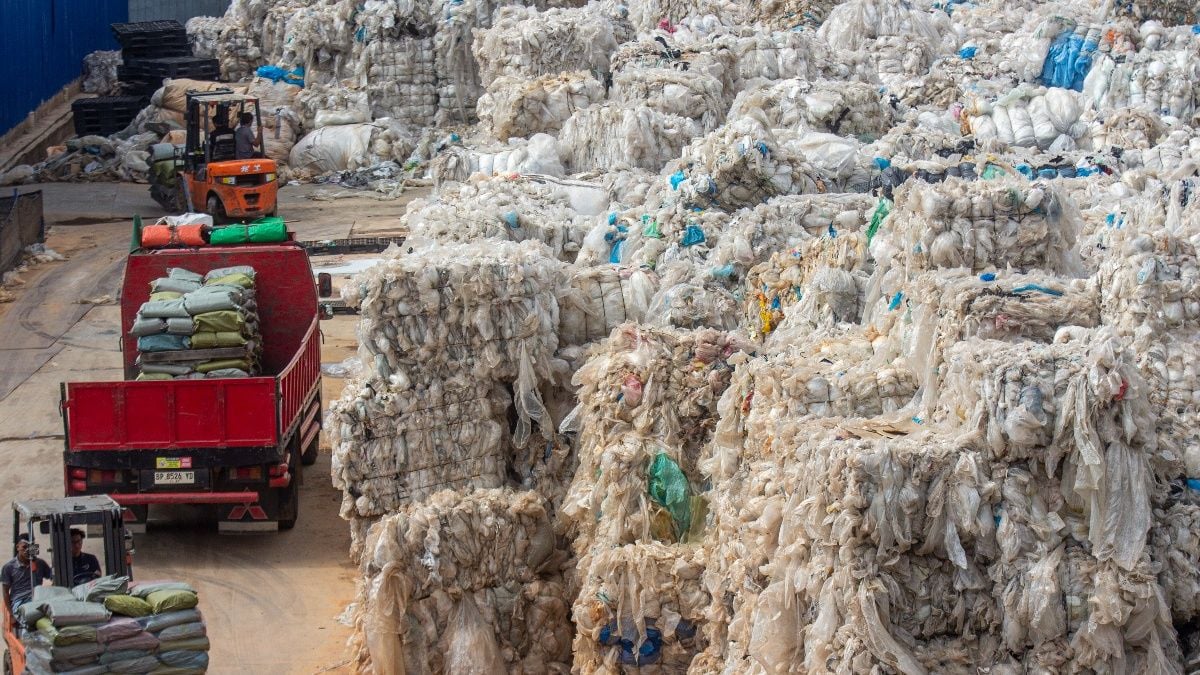 plastic-prices-rise-due-to-iran-conflict,-everyday-products-also-expensive