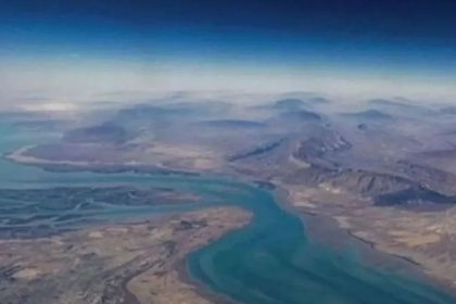 iran-prepares-new-law-on-strait-of-hormuz:-zionist-ships-are-prohibited-from-passing-and-iran-permits-required