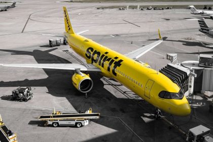 american-owned-spirit-airlines-closes-suddenly,-lays-off-17-thousand-employees.-affected-by-the-us-attack-on-iran