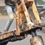 without-an-engine-and-gasoline,-chukudu:-the-iconic-wooden-vehicle-that-congolese-people-are-proud-of,-capable-of-carrying-heavy-loads