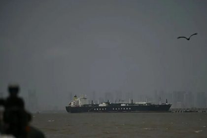 ceasefire-on-the-edge:-us-shoots-iranian-ship,-oil-prices-explode