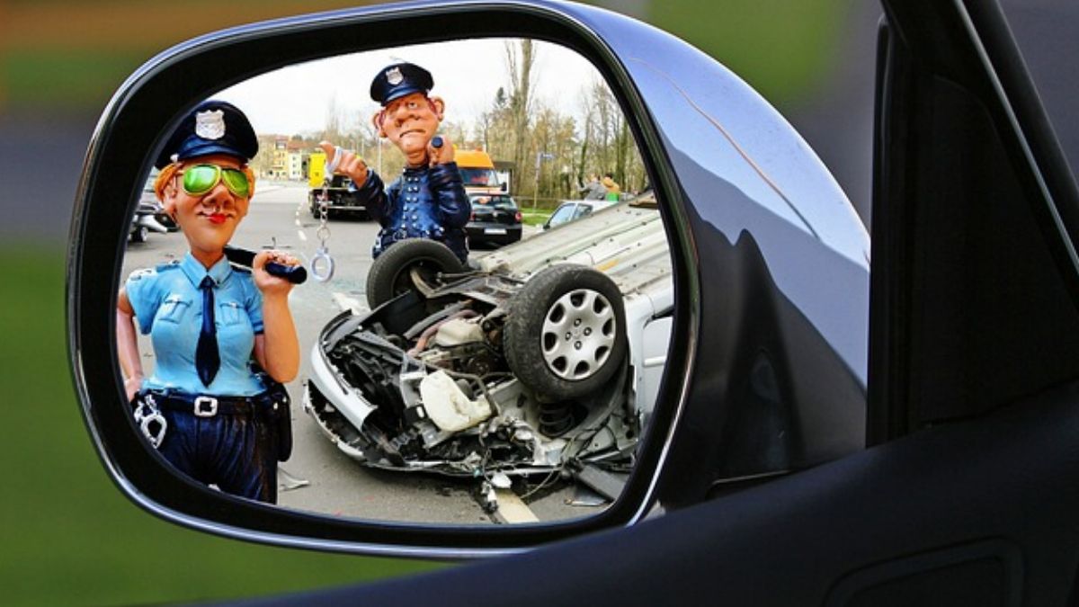 motorcycle-killed-in-deadly-crash-in-roxbury,-police-investigate-exact-cause