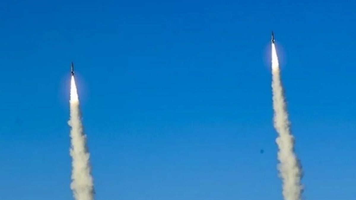 us-attacks-iranian-military-facilities-after-warship-attacked-in-strait-of-hormuz