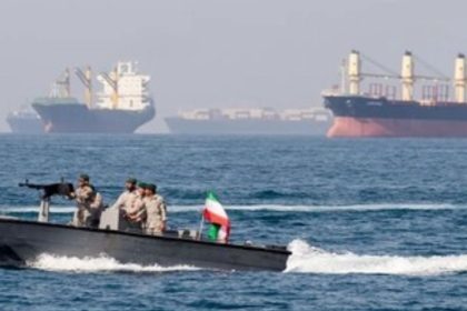 the-strait-of-hormuz-heats-up-again,-iran-and-the-us-attack-each-other-amid-peace-efforts