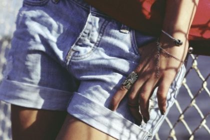 office-workers-in-this-country-are-allowed-to-wear-shorts