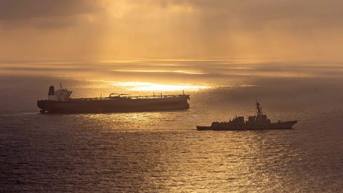 us-military-operations-in-the-strait-of-hormuz-temporarily-suspended