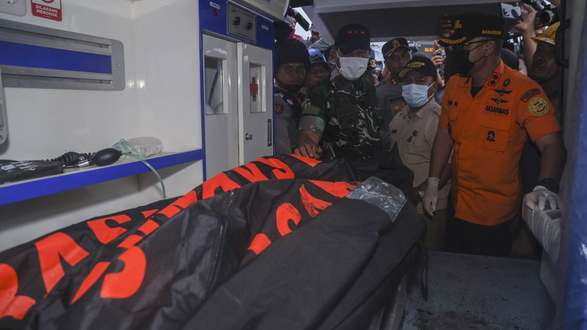 the-eruption-of-mount-dukono-claimed-victims,-two-foreigners-were-found-crushed-by-large-rocks