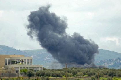 israel-attacks-lebanese-territory-again-after-ceasefire-negotiations,-3-paramedics-killed