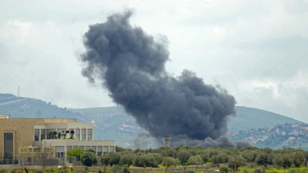 israel-attacks-lebanese-territory-again-after-ceasefire-negotiations,-3-paramedics-killed