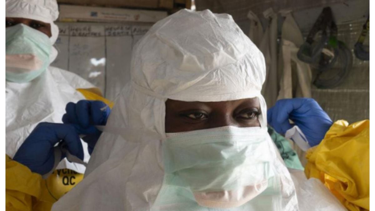 uganda-bans-handshaking-after-confirmed-ebola-case