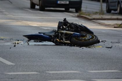 horrified!-motorcycle-hanging-from-traffic-lights-after-accident-on-the-surrey-delta-border,-rider-critical