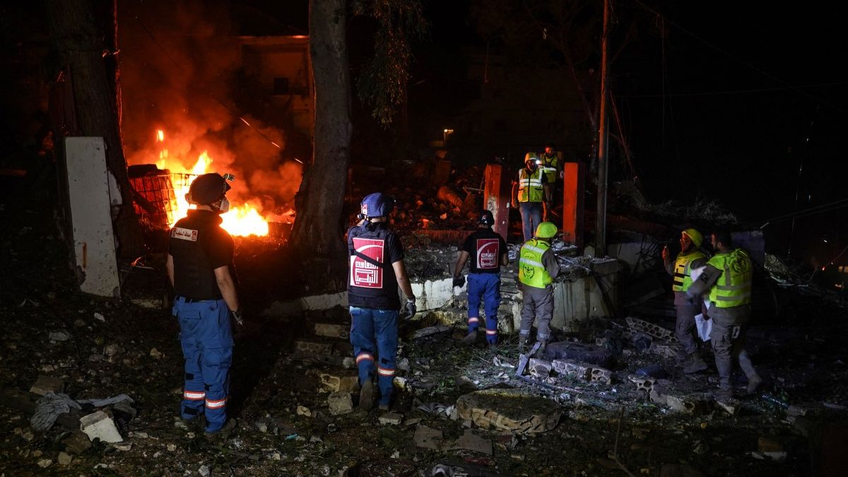 israeli-attack-in-south-lebanon-kills-11-residents,-tensions-with-hezbollah-escalate