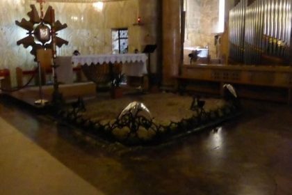 8-holy-places-of-the-catholic-church-in-israel,-from-the-birth,-life-journey-of-jesus-and-his-death