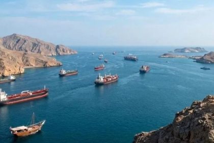 trump-threatens-oman-regarding-the-strait-of-hormuz,-us-iran-tensions-escalate