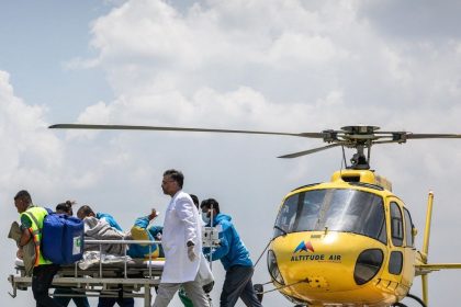 nepalese-guide-found-alive-after-six-days-missing-on-mount-everest