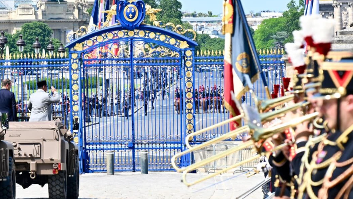 president-prabowo's-notes-when-welcomed-by-the-state-honorary-ceremony-at-les-invalides-paris