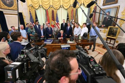 iran-hasn't-decided-on-a-peace-deal,-trump-claims-the-middle-east-war-will-end-soon