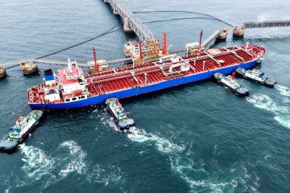 world-oil-prices-drop-after-us-iran-agreement-to-reopen-the-strait-of-hormuz