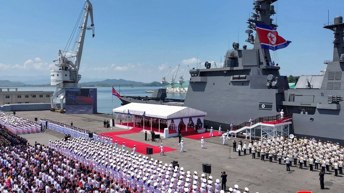 kim-jong-un-announces-10,000-ton-warship-and-north-korean-nuclear-marine-fleet