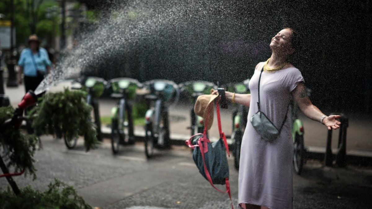heat-wave-hits-england:-hundreds-of-schools-closed,-temperatures-expected-to-break-records