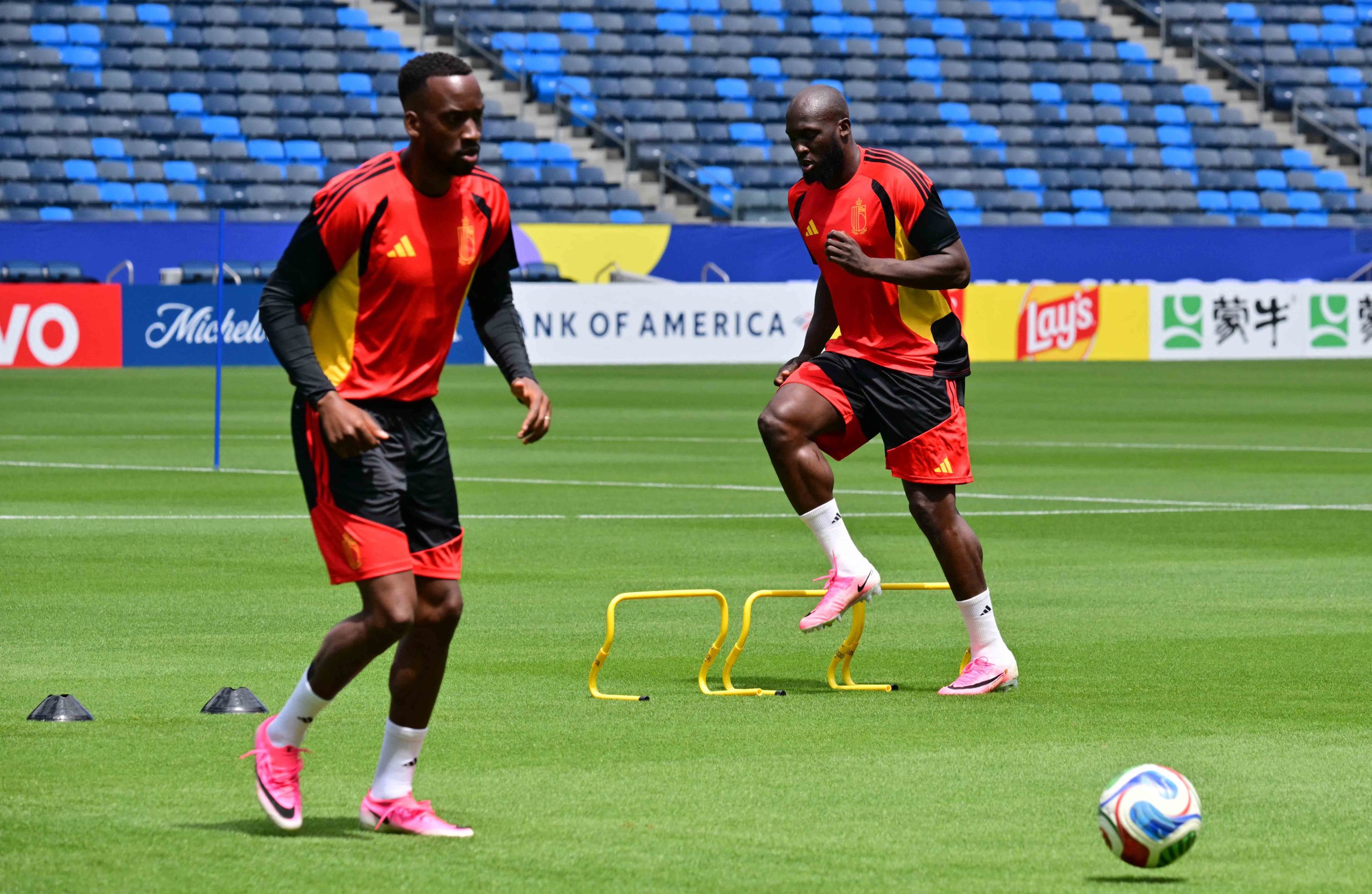 Dodi Lukebakio and Romelu Lukaku