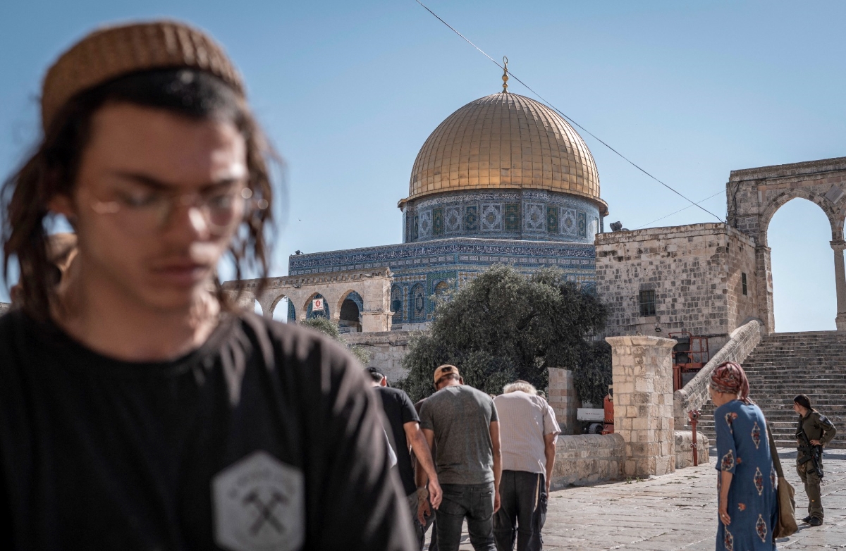 Israelis gather at the Al-Aqsa Mosque compound during Tisha B'Av