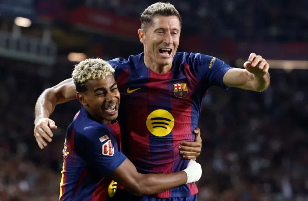 Robert Lewandowski dan Lamine Yamal