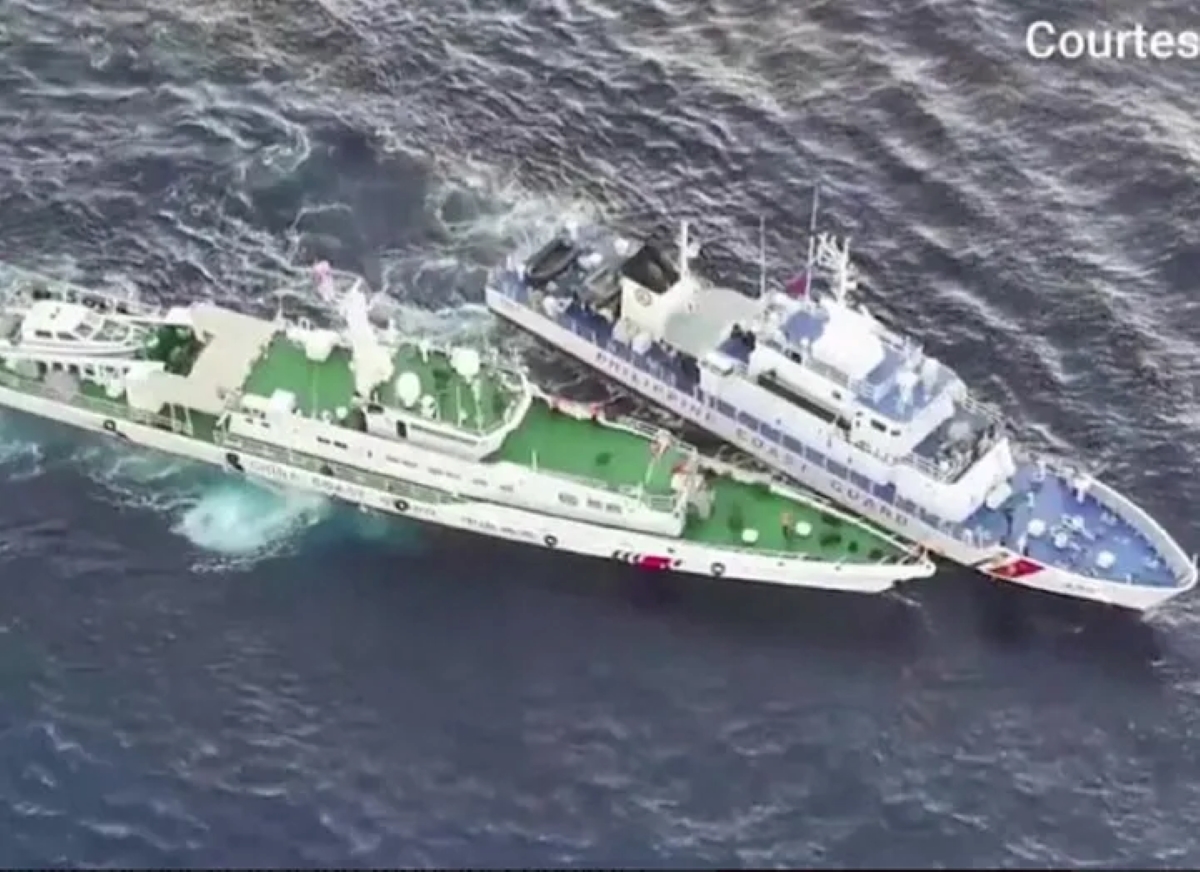 Collision between Chinese and Philippine vessels