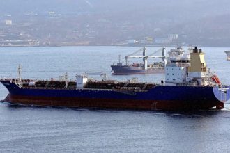 Oil tanker